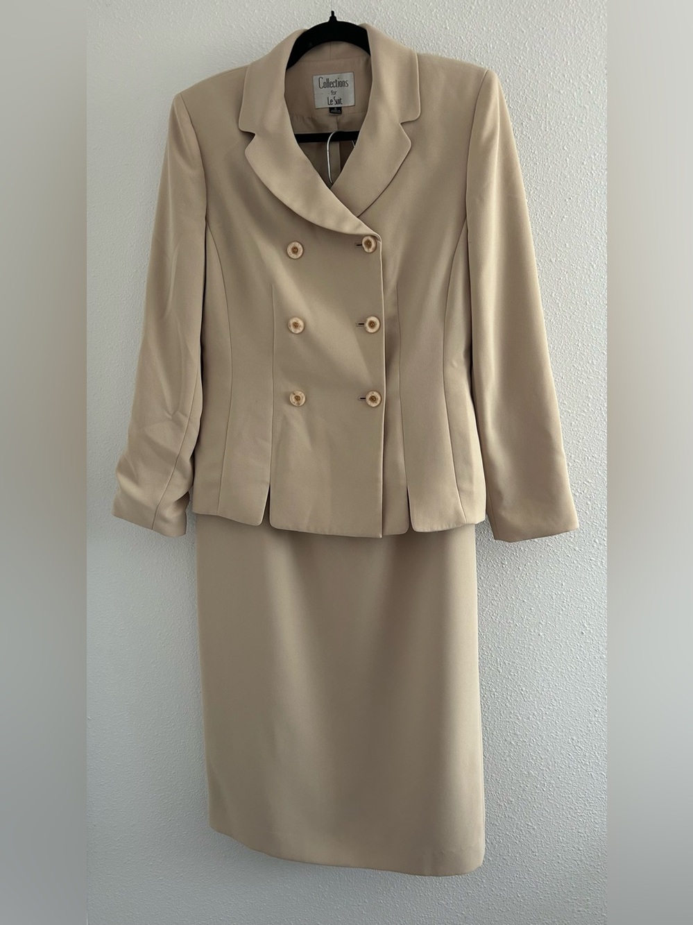 Le Suit Beige Double-Breasted Skirt Suit